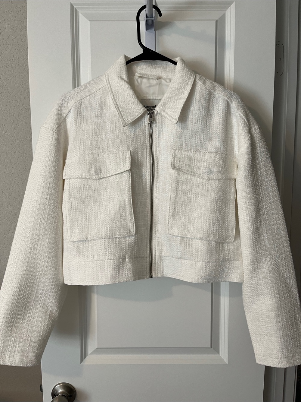 Abercrombie & Fitch White Textured Zip-Front Cropped Blazer